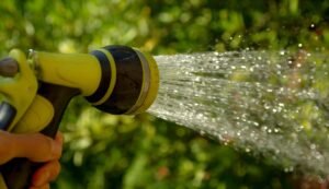 como eliminar cal agua riego